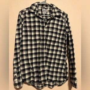 Women’s Carhartt Black and White Plaid Button Down Checkered Flannel